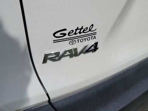Used 2024 Toyota RAV4 LE FWD image 9
