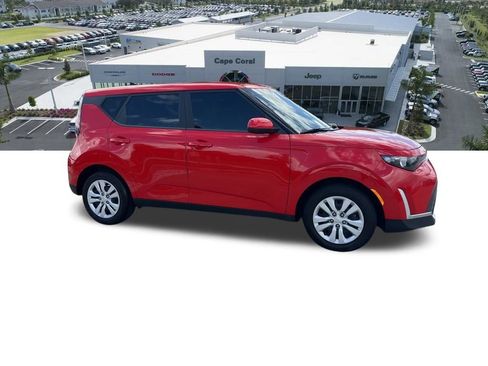 Used 2025 Kia Soul LX image 11