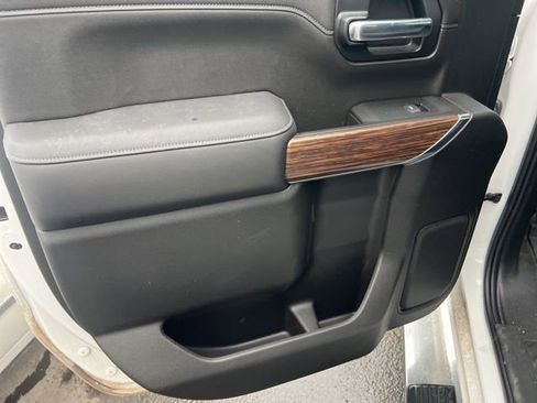 Used 2022 Chevrolet Silverado 1500 High Country w/ Technology Package AWD/4WD image 19