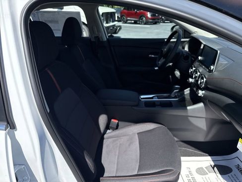 New 2025 Nissan Sentra SR FWD image 17