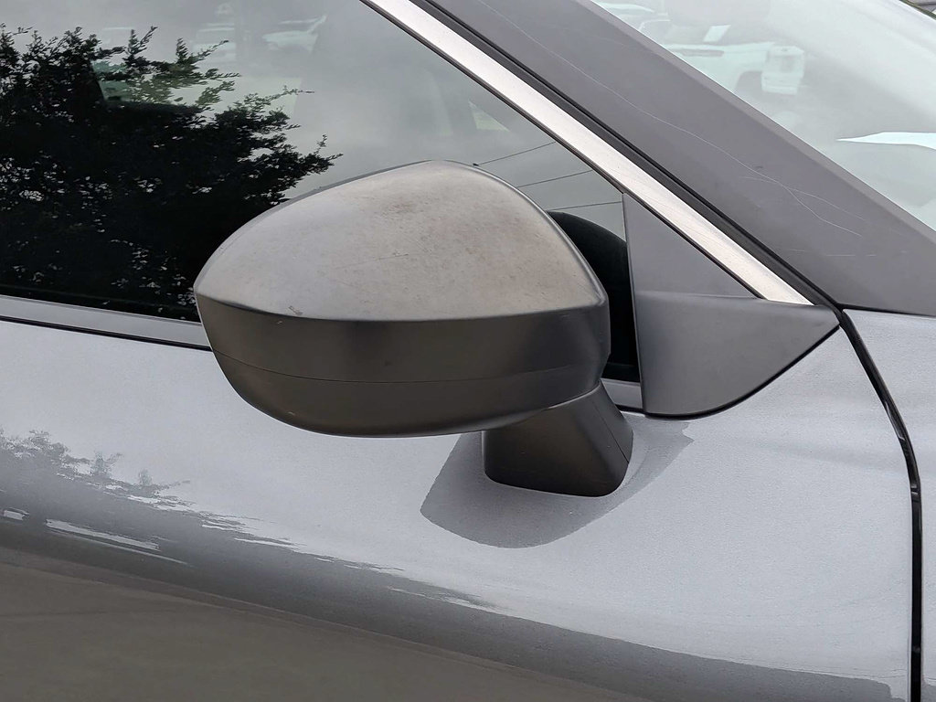 Used 2025 Nissan Rogue S FWD image 11