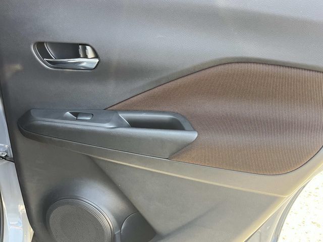 Used 2022 Nissan Kicks SR FWD image 21