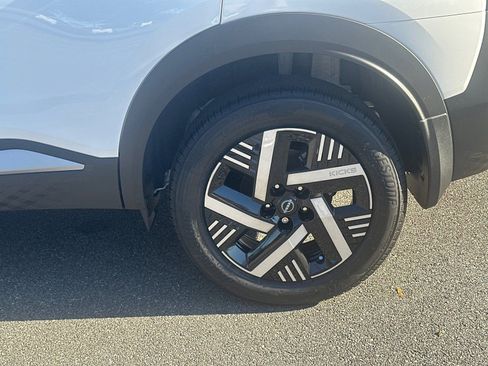 New 2026 Nissan Kicks SV image 19
