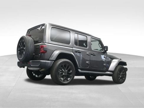 Used 2025 Jeep Wrangler Unlimited Sahara image 14
