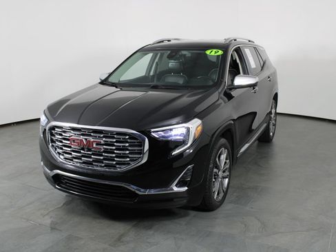 Used 2019 GMC Terrain Denali w/ Advanced Safety Package FWD image 2