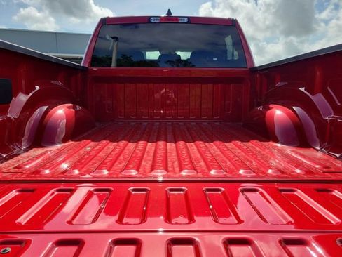New 2026 RAM 1500 4x4 Crew Cab image 7