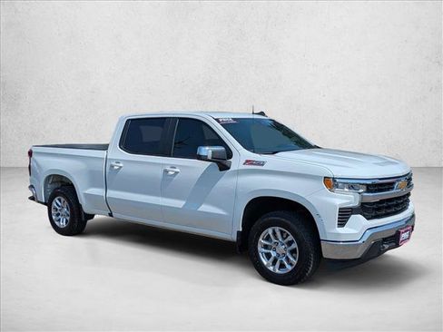 Used 2023 Chevrolet Silverado 1500 LT w/ Z71 Off-Road Package AWD/4WD image 3