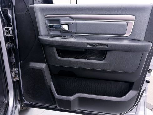 Used 2023 RAM 1500 Classic SLT image 30