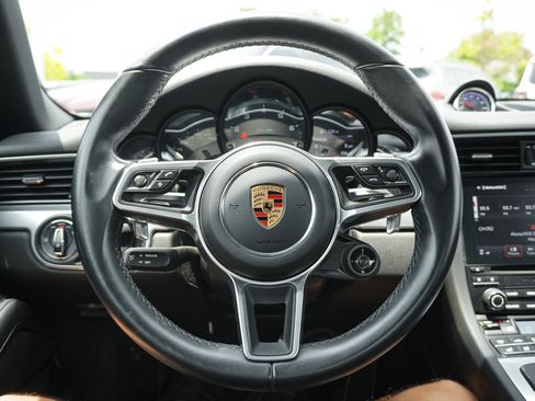 Used 2019 Porsche 911 Carrera RWD image 18