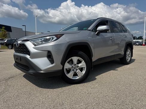 Used 2021 Toyota RAV4 XLE w/ Convenience Package AWD/4WD image 1