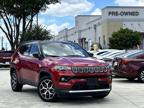 Used 2025 Jeep Compass Limited AWD/4WD image 2
