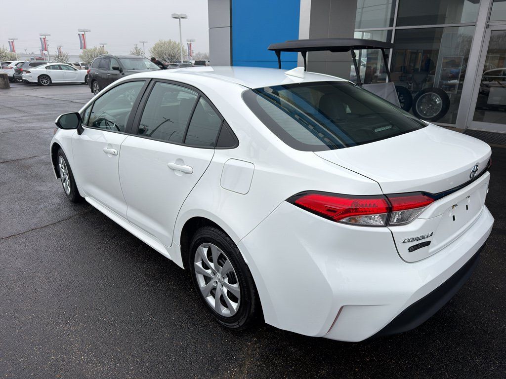 Used 2024 Toyota Corolla LE FWD image 6