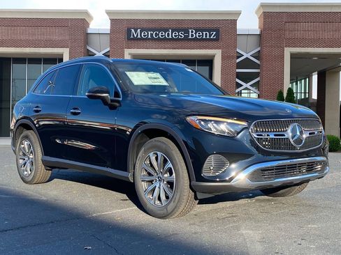 Certified 2025 Mercedes-Benz GLC 300 4MATIC image 3