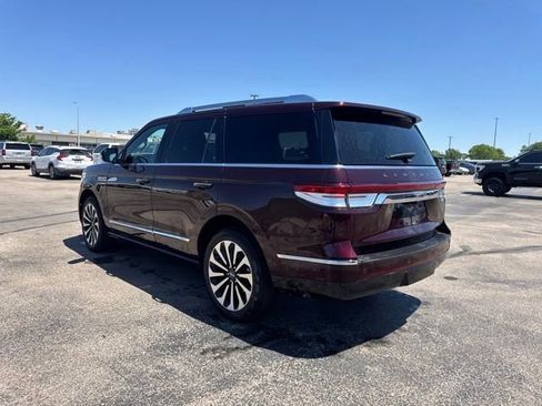 Used 2024 Lincoln Navigator Reserve AWD/4WD image 2