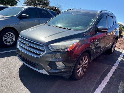 Used 2017 Ford Escape Titanium image 3