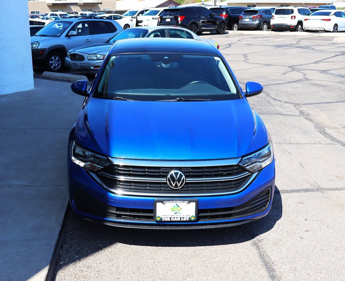 Used 2022 Volkswagen Jetta SE FWD image 16