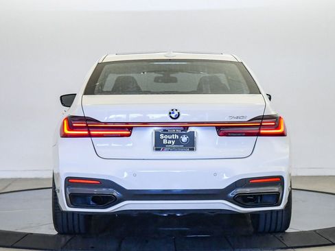 Certified 2022 BMW 740i w/ M Sport Package image 3