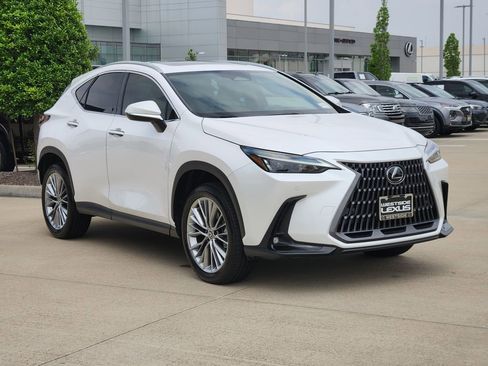Used 2025 Lexus NX 350 AWD w/ Premium Package image 3