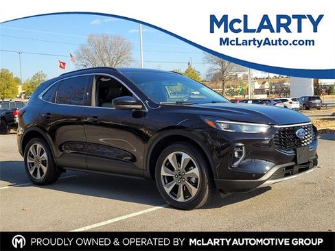 Used 2023 Ford Escape Platinum w/ Premium Technology Package image 1