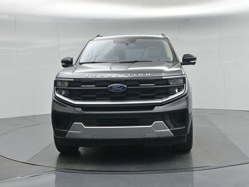 Used 2025 Ford Expedition Platinum w/ Driver's Package AWD/4WD image 31