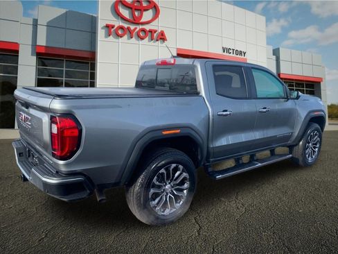 Used 2023 GMC Canyon Denali image 3