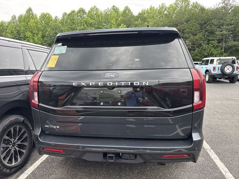 Used 2025 Ford Expedition Active AWD/4WD image 18