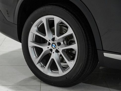 Used 2022 BMW X5 xDrive40i w/ Parking Assistance Package image 56