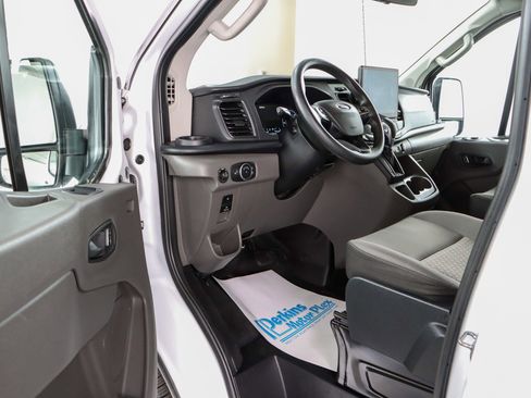 Used 2023 Ford Transit 350 XLT image 3