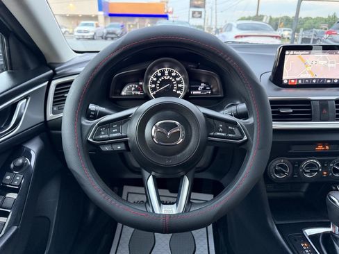 Used 2018 MAZDA MAZDA3 Sport w/ Preferred Equipment Package FWD image 13