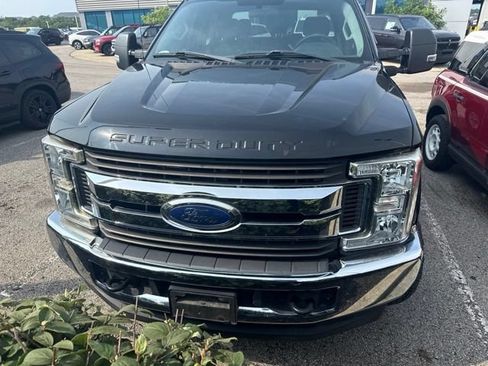 Used 2017 Ford F250 XL w/ STX Appearance Package AWD/4WD image 2