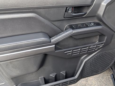 Used 2025 Toyota Tacoma SR5 RWD image 15