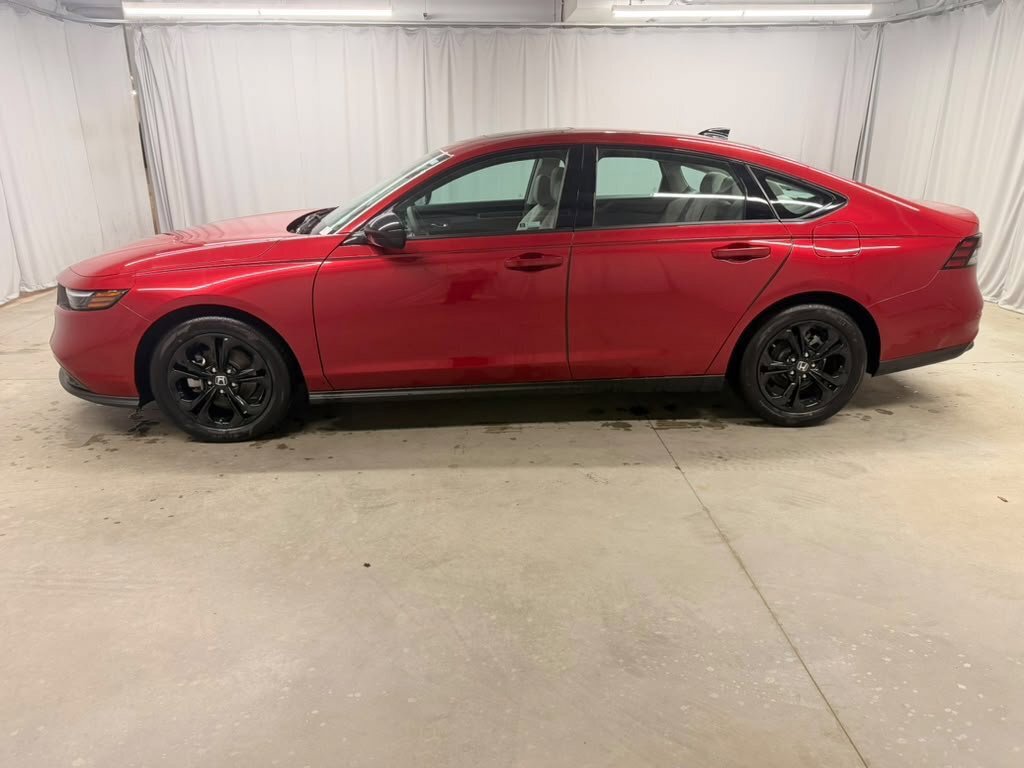 Certified 2025 Honda Accord SE image 7