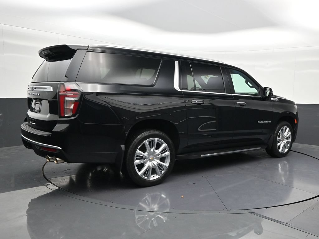 Used 2024 Chevrolet Suburban High Country AWD/4WD image 5
