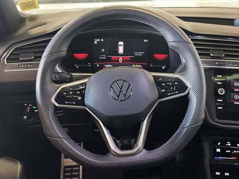 Used 2023 Volkswagen Tiguan SE R-Line image 12