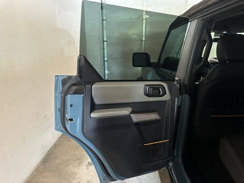 Used 2021 Ford Bronco Badlands image 10