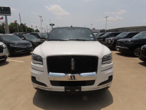 Used 2023 Lincoln Navigator Black Label AWD/4WD image 4