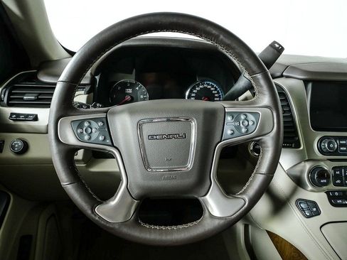 Used 2020 GMC Yukon Denali w/ Denali Ultimate Package image 10