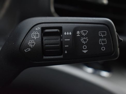 Used 2021 Ford Explorer XLT w/ Equipment Group 202A AWD/4WD image 27