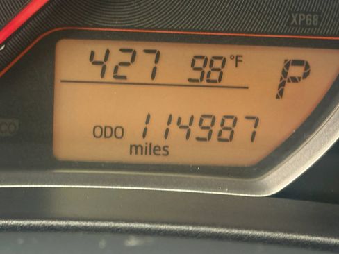 Used 2012 Toyota Yaris LE FWD image 10