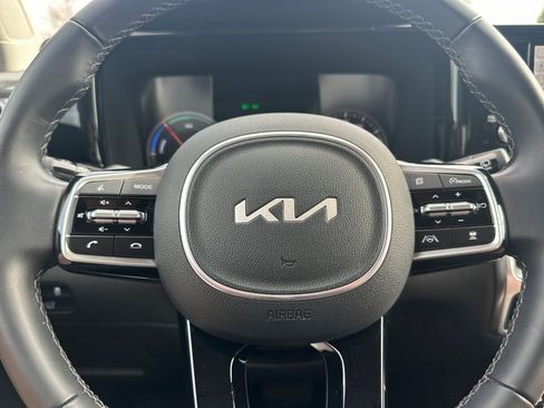 Certified 2023 Kia Sorento EX AWD/4WD image 35