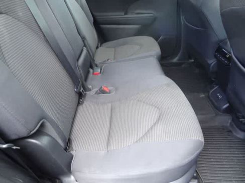Used 2022 Toyota Highlander LE AWD/4WD image 10