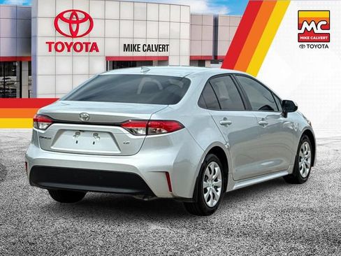 Used 2026 Toyota Corolla LE FWD image 5