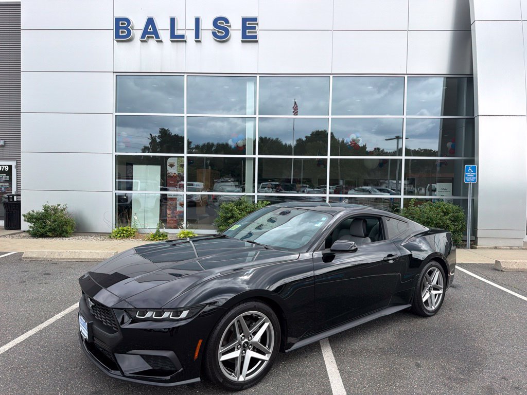 Used 2024 Ford Mustang Coupe RWD image 1