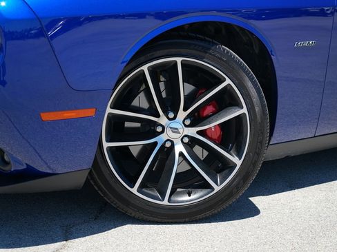 Used 2018 Dodge Challenger R/T RWD image 11