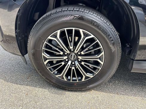 Used 2025 Nissan Armada Platinum AWD/4WD image 7