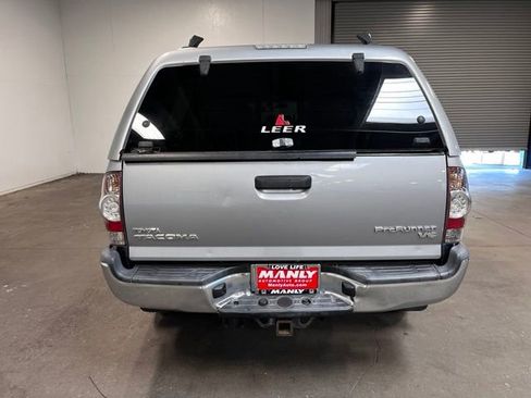 Used 2015 Toyota Tacoma PreRunner w/ TRD Off-Road Package RWD image 3