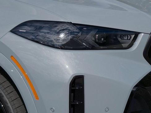 New 2026 BMW X6 xDrive40i w/ Climate Comfort Package image 8