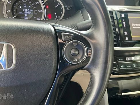 Used 2017 Honda Accord EX-L image 11