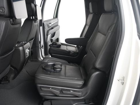 Used 2024 GMC Yukon XL Denali AWD/4WD image 34