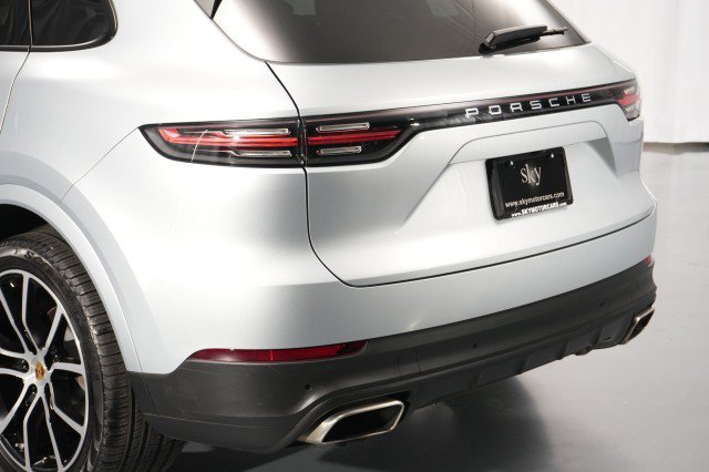 Used 2023 Porsche Cayenne AWD/4WD image 14